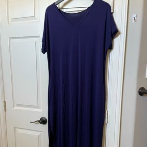 Knit Solid T-Shirt Dress with V-Neck, and pockets!